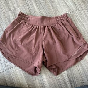 Lululemon hotty hot 4 inch